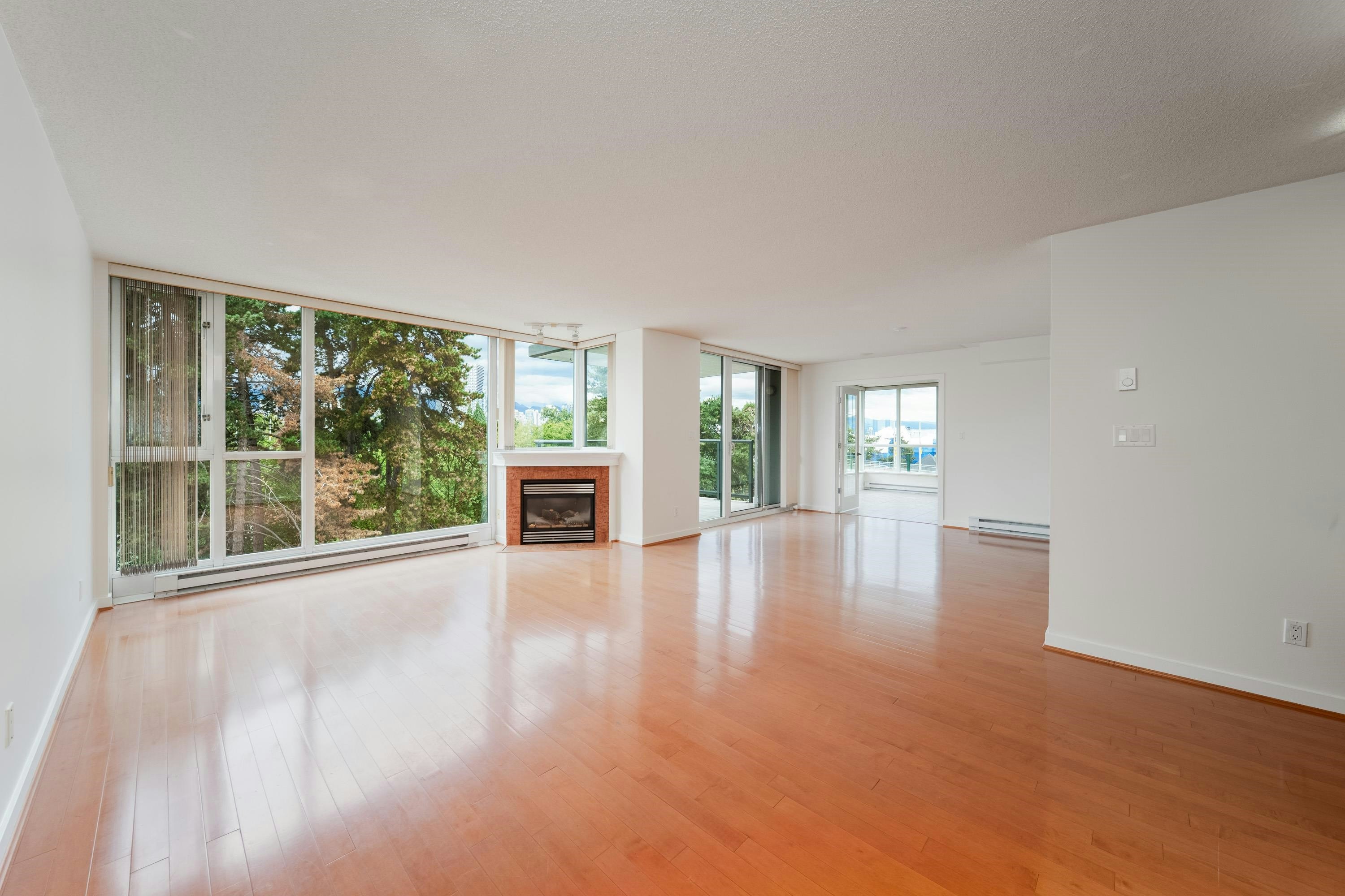317-1425 W 6th Avenue - 3