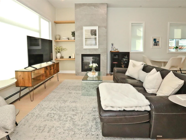 4015 Victoria Drive, Vancouver, BC, V5N 4M9