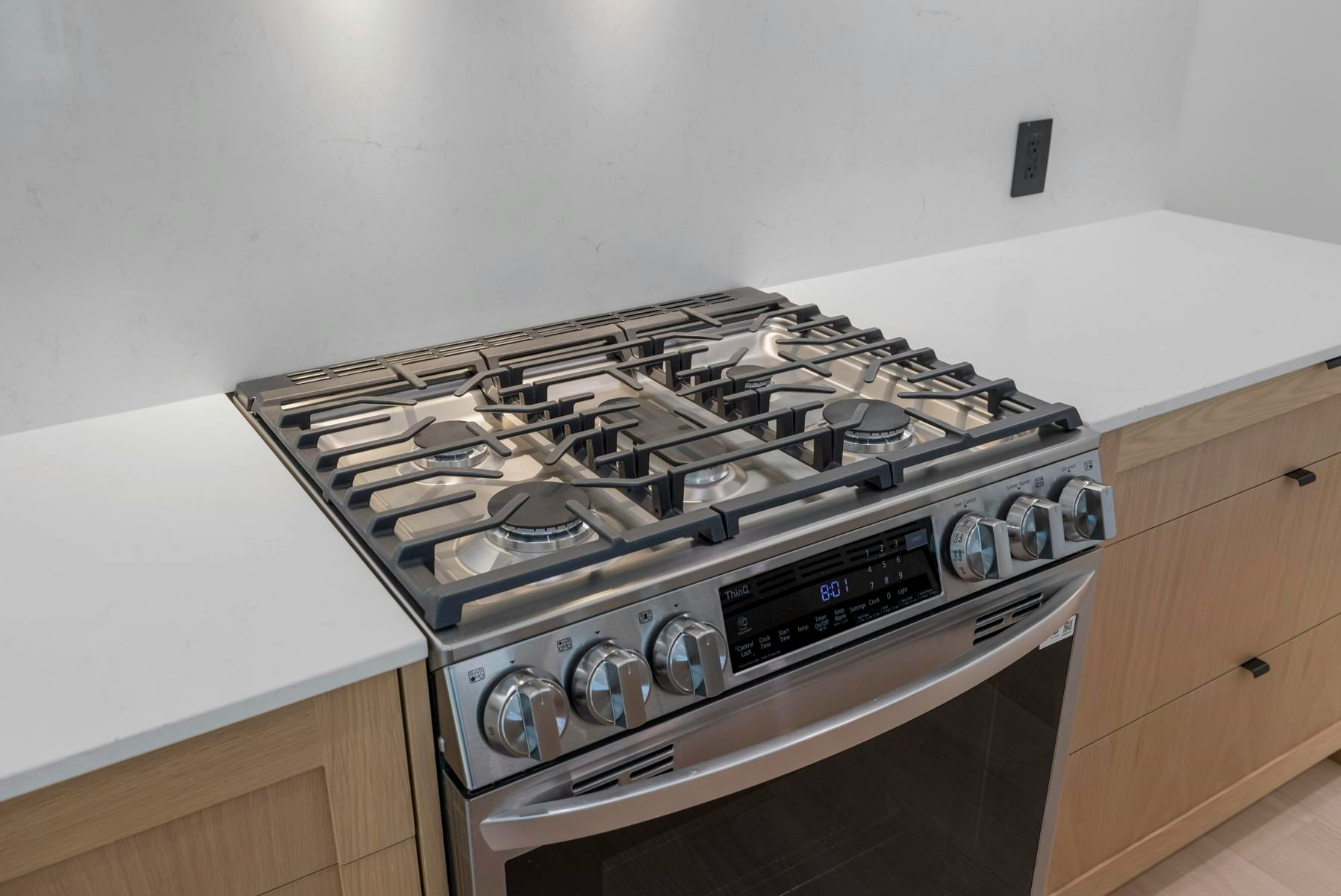4015 Victoria Drive, Vancouver, BC, V5N 4M9 - 8