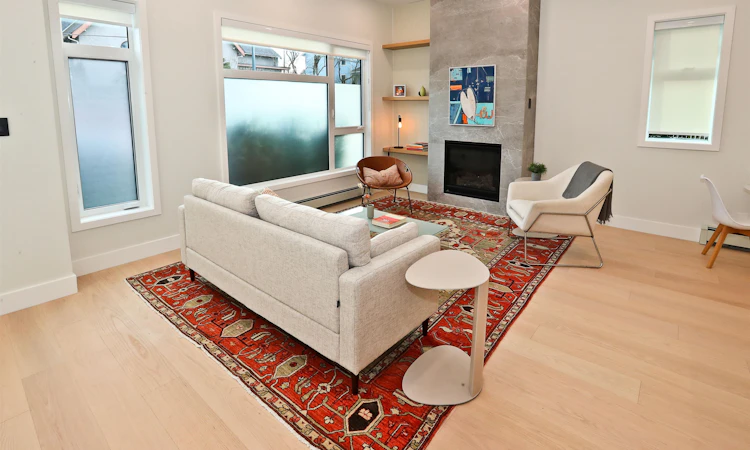 4015 Victoria Drive
