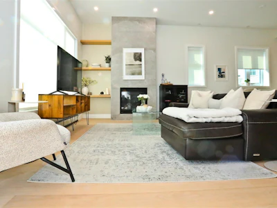 4015 Victoria Drive - 3