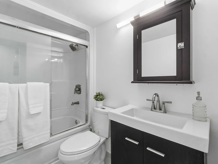 402-3505 W Broadway, Vancouver, BC, V6R 2B5 - 24