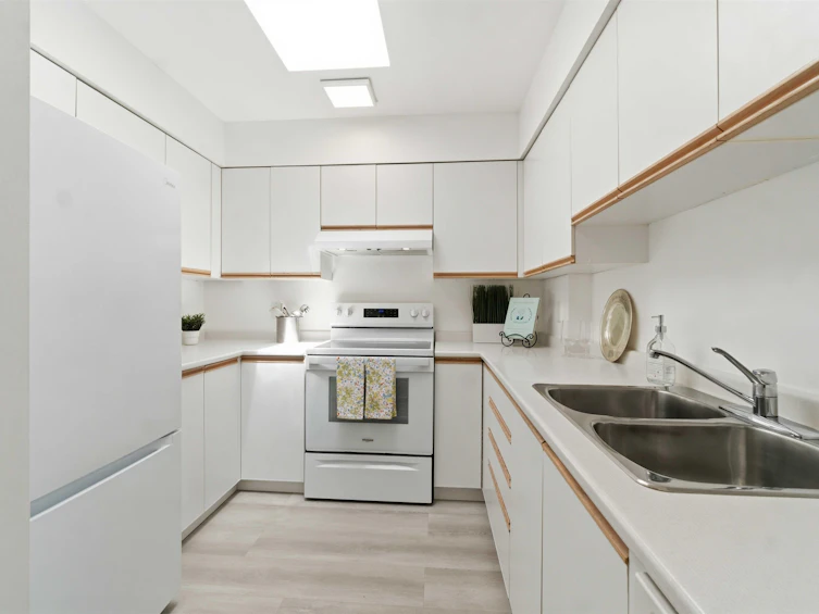 402-3505 W Broadway, Vancouver, BC, V6R 2B5 - 21