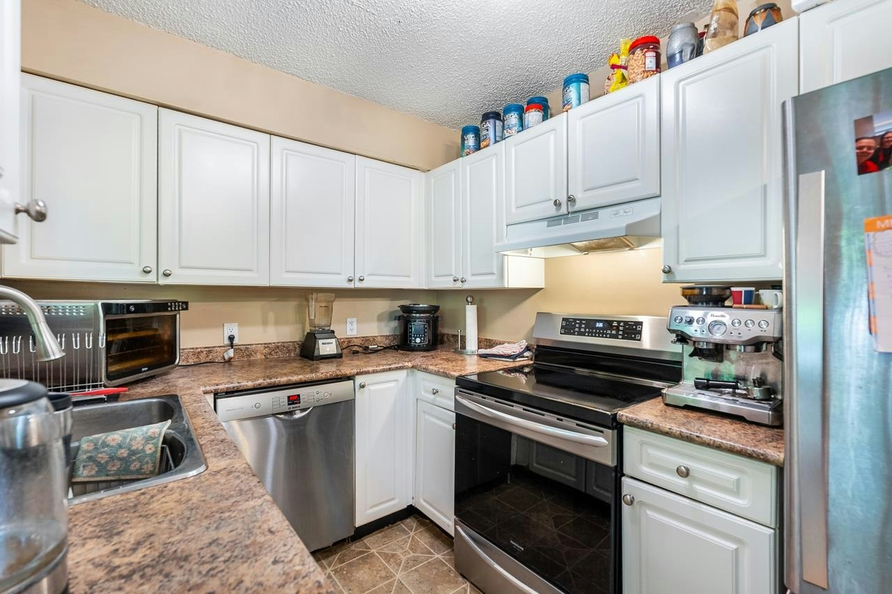 11288 135 Street, Surrey, BC, V3R 2Z7 - 11
