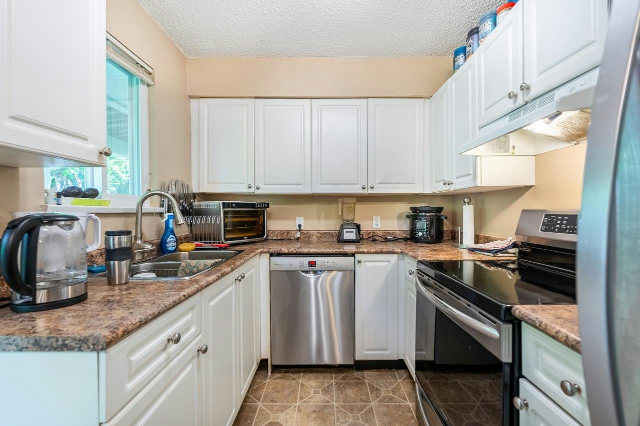 11288 135 Street, Surrey, BC, V3R 2Z7 - 12