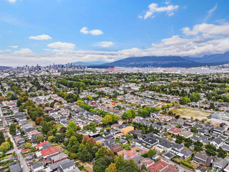 2608 E 4th Avenue, Vancouver, BC, V5M 1K4 - 37