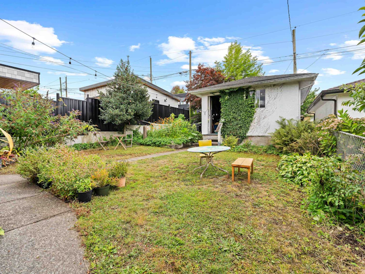2608 E 4th Avenue, Vancouver, BC, V5M 1K4 - 4