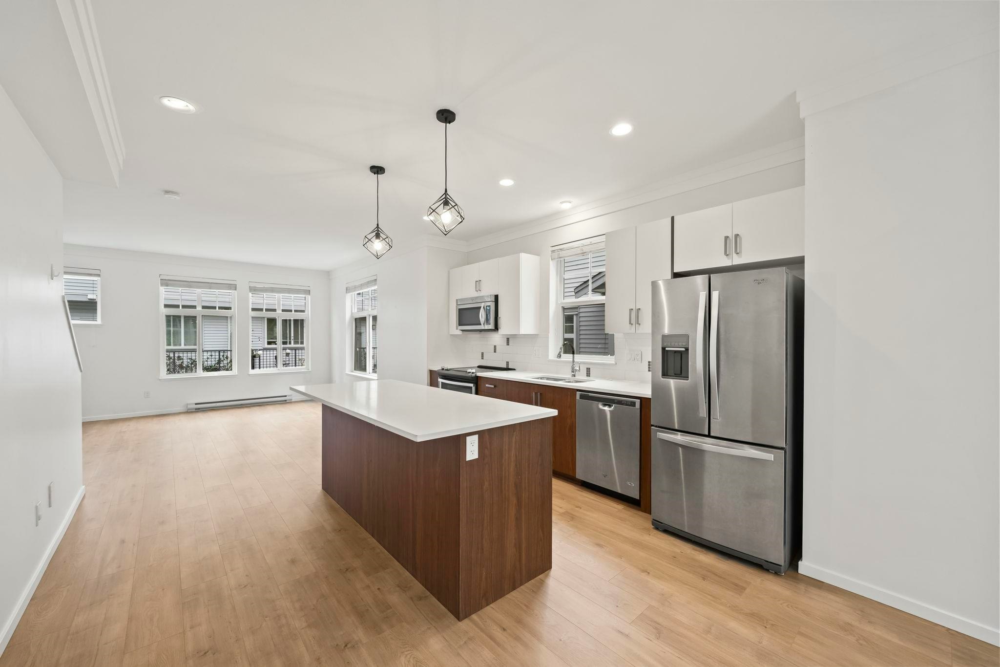 81-5858 142 Street - 4