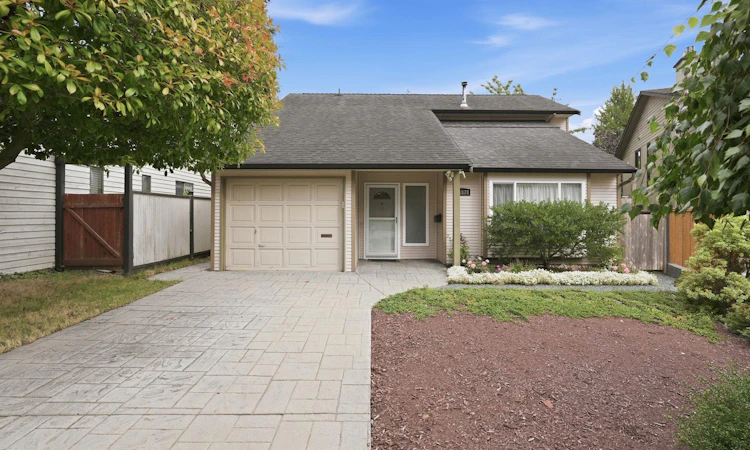11870 Staples Crescent