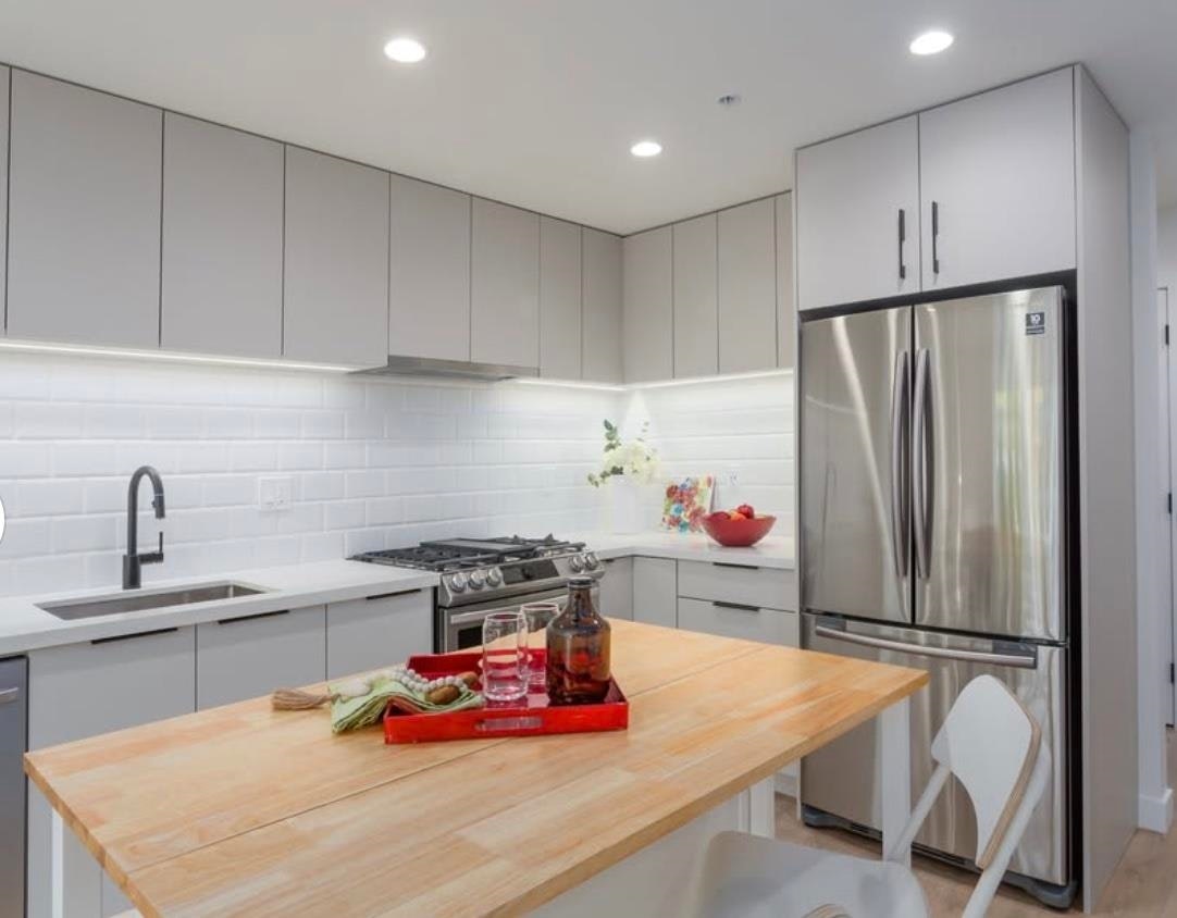 107-3018 St George Street, Port Moody, BC, V3H 0L4 - 3