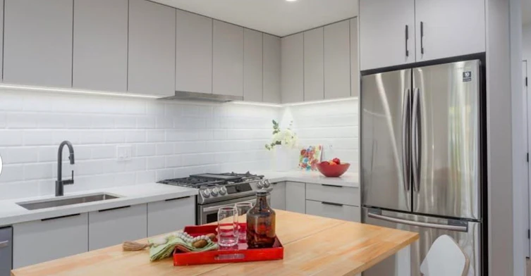 107-3018 St George Street, Port Moody, BC, V3H 0L4 - 3