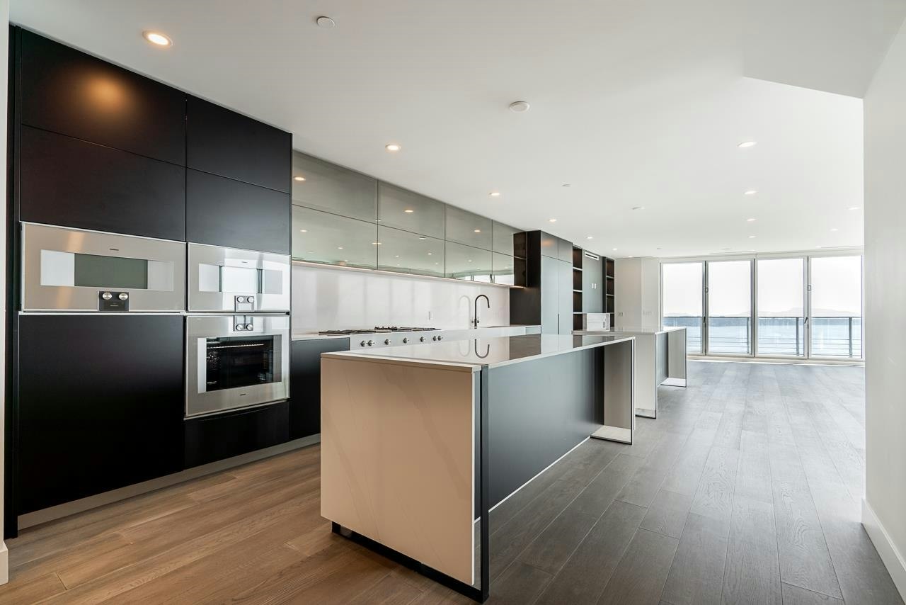 1302-1342 Johnston Road - 4