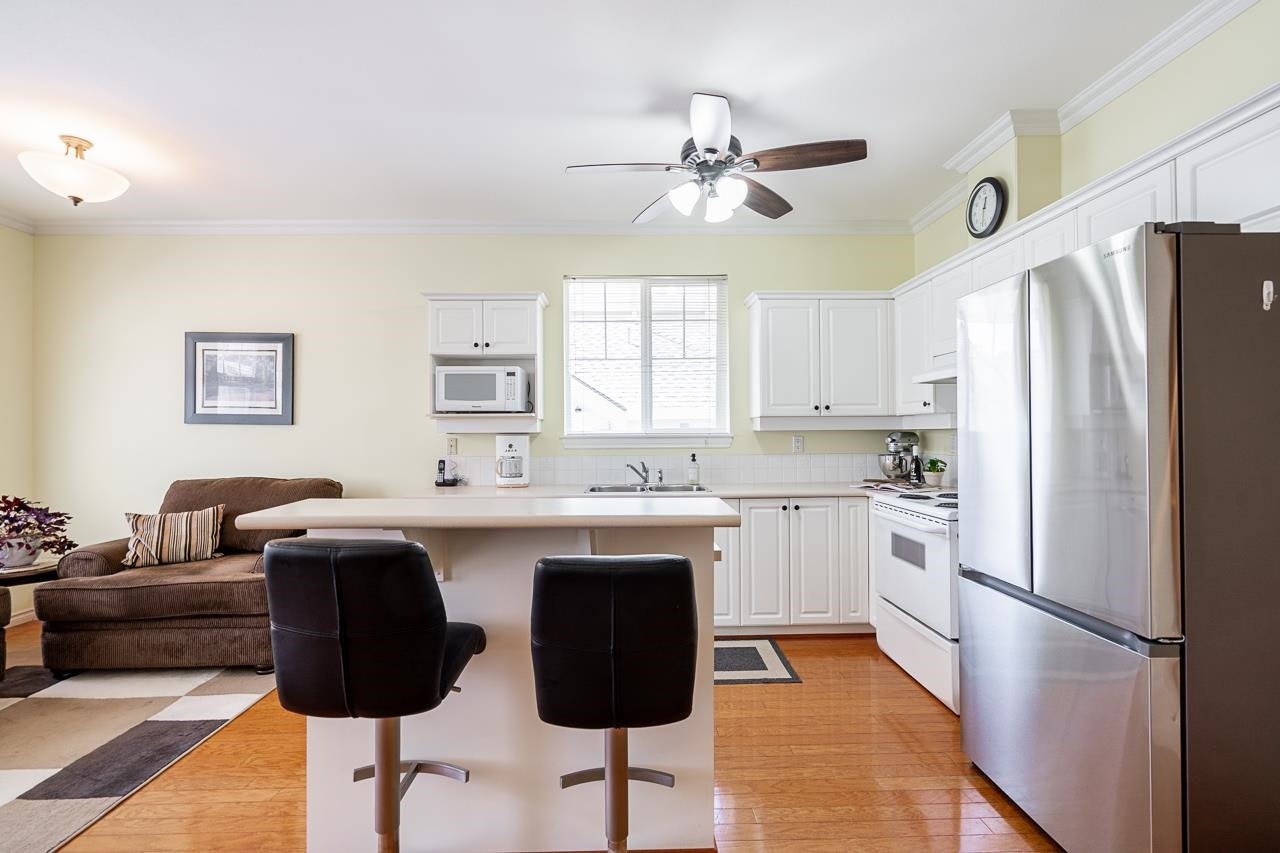 69-15037 58 Avenue - 5