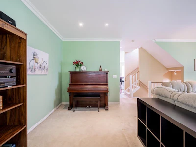 69-15037 58 Avenue - 4