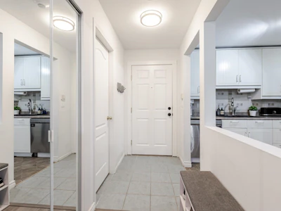 202-9688 148 Street - 4