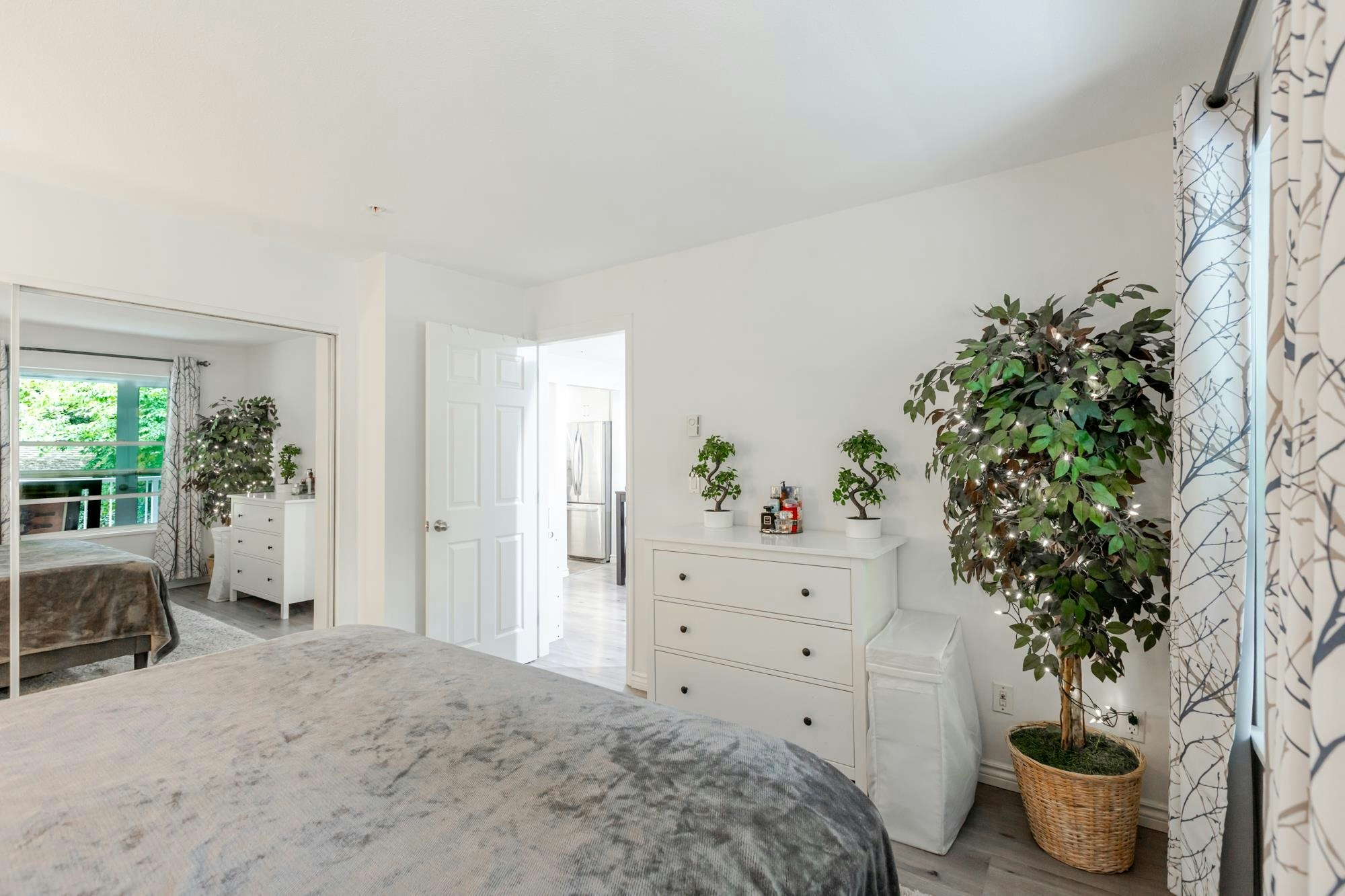 202-9688 148 Street, Surrey, BC, V3R 0W2 - 23