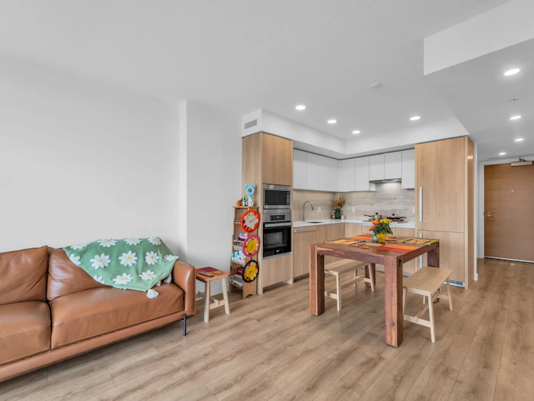 804-8111 Park Road, Richmond, BC, V6Y 0M2
