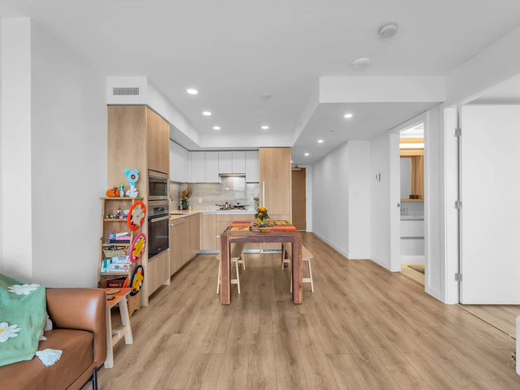 804-8111 Park Road, Richmond, BC, V6Y 0M2 - 2