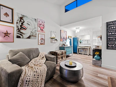 401-2173 W 6 Avenue - 2