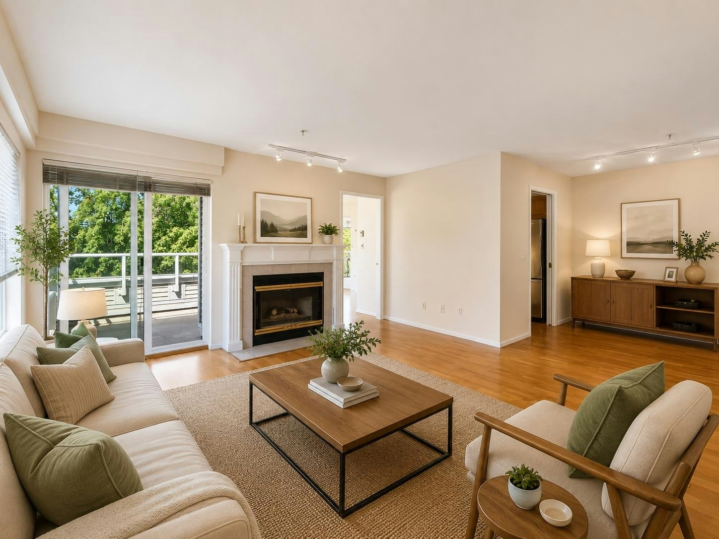 401-7620 Columbia Street, Vancouver, BC, V5X 4S8