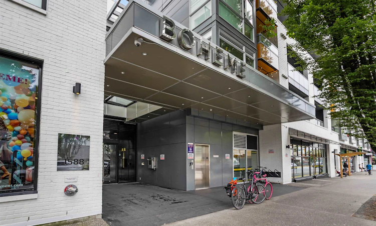 211-1588 E Hastings Street