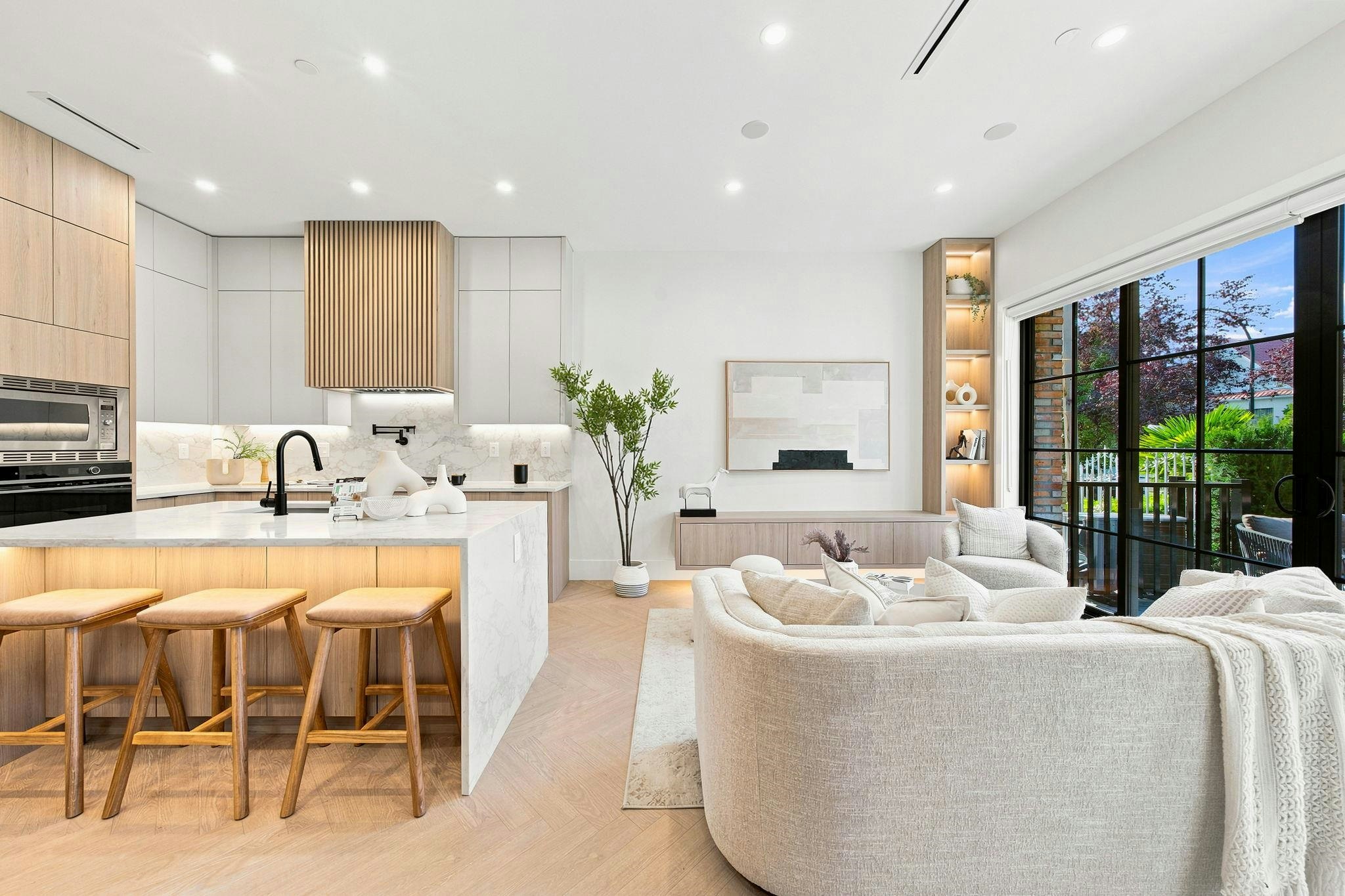 1-646 E 23rd Avenue, Vancouver, BC, V5V 1X8