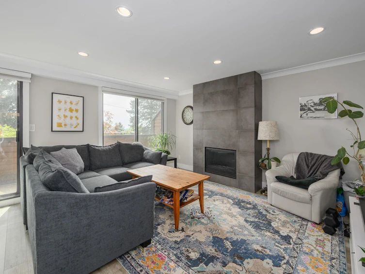 3201 Lonsdale Avenue, North Vancouver, BC, V7N 4G8 - 2