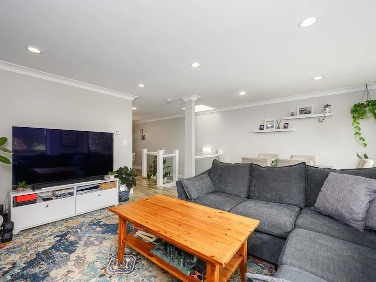 3201 Lonsdale Avenue, North Vancouver, BC, V7N 4G8 - 4