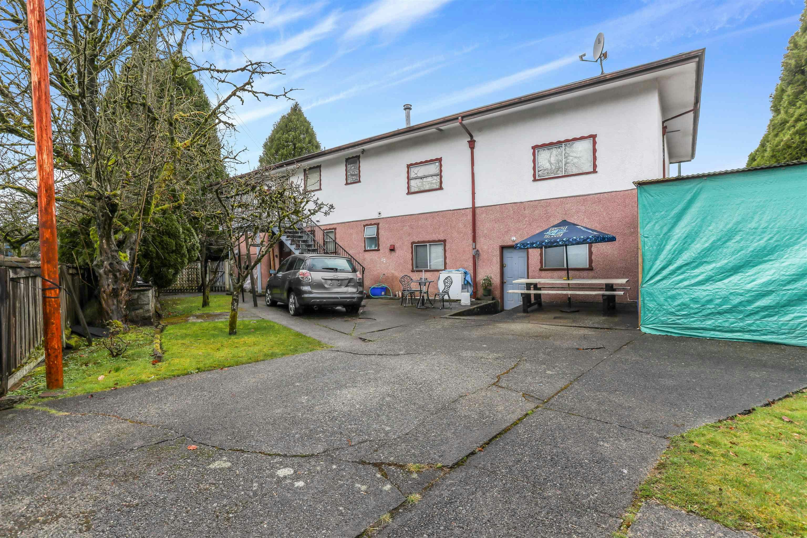 3390 Nanaimo Street - 4