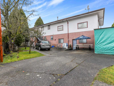 3390 Nanaimo Street - 4
