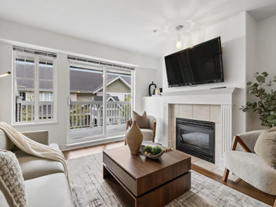 24-230 Tenth Street - 2