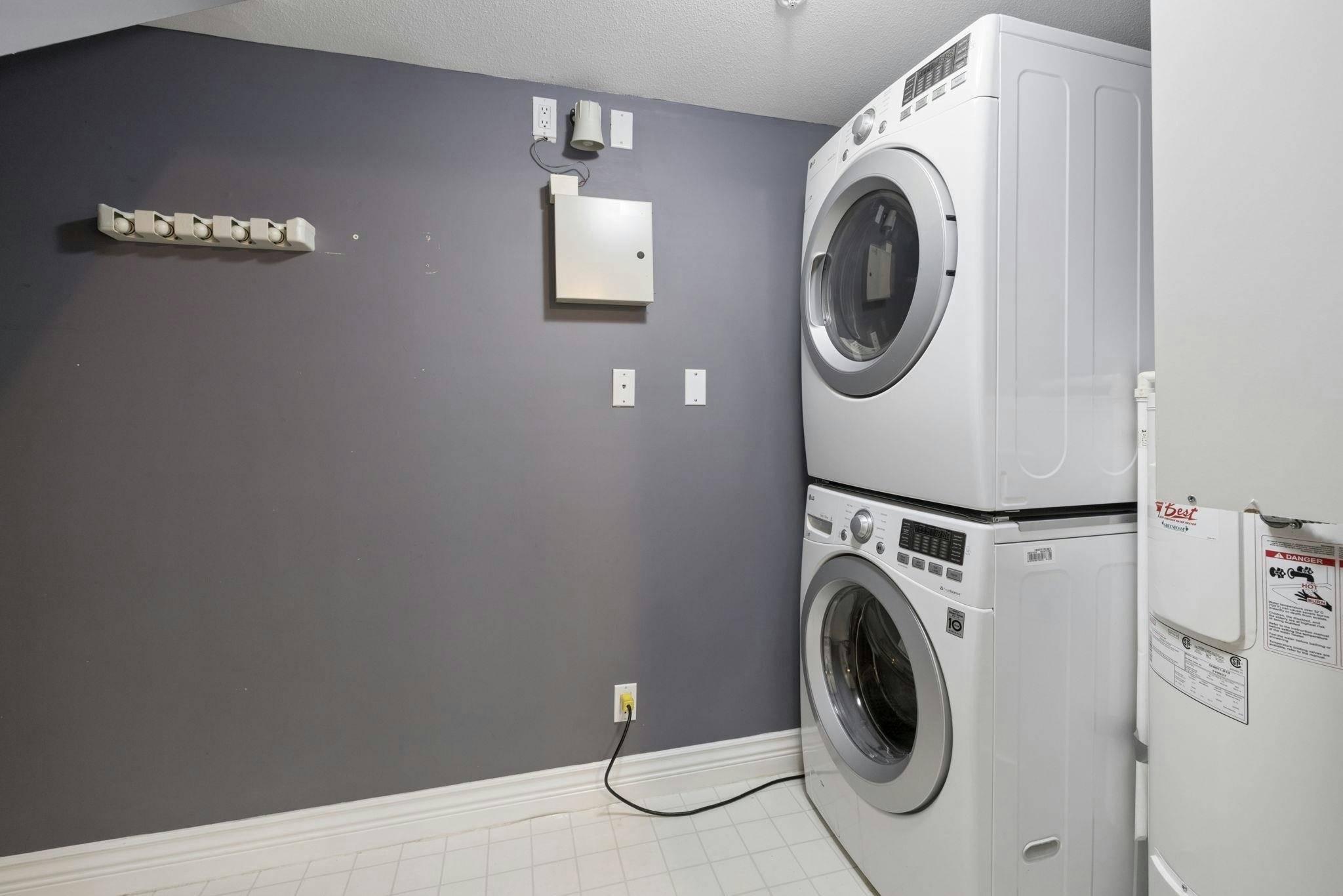 24-230 Tenth Street, New Westminster, BC, V3M 3X9 - 30