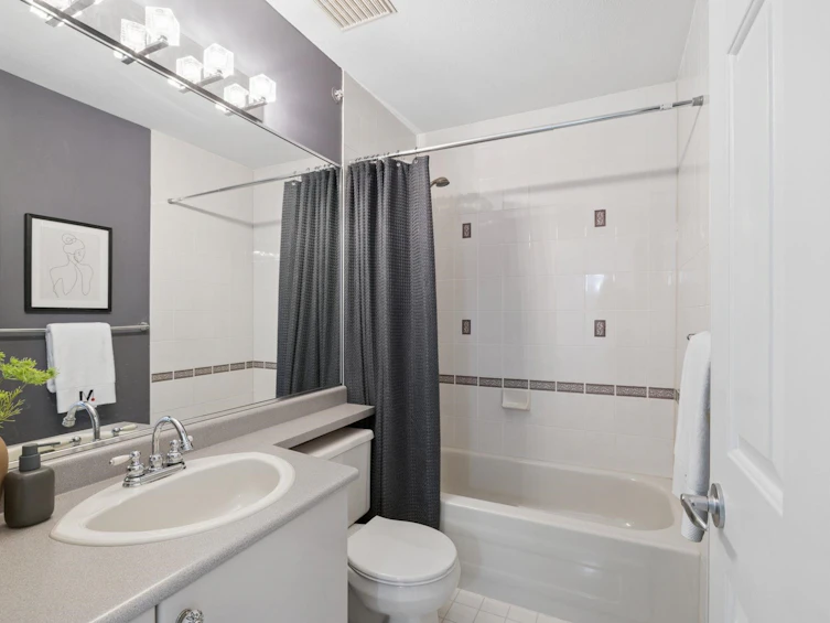 24-230 Tenth Street, New Westminster, BC, V3M 3X9 - 25