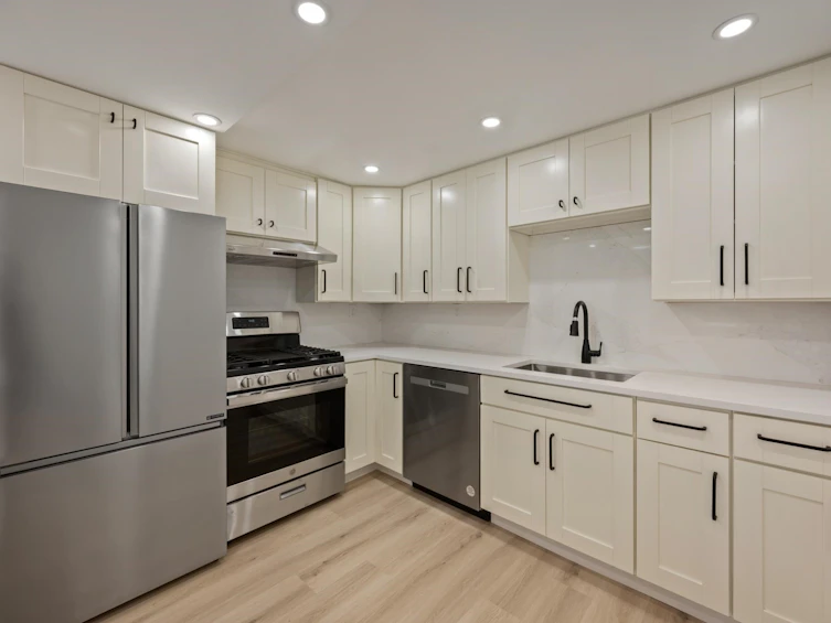2556 Trillium Place, Coquitlam, BC, V3E 2G3 - 32