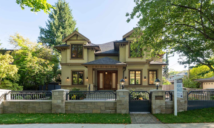3282 W 34th Avenue