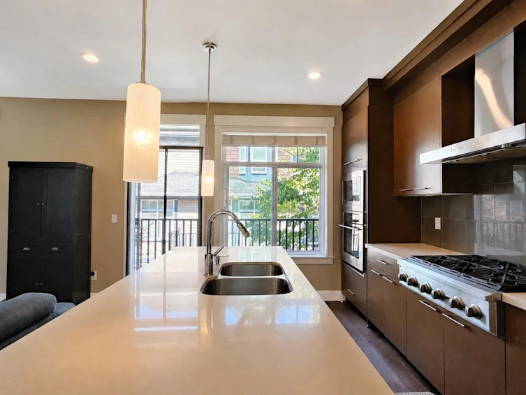 10-15977 26 Avenue, Surrey, BC, V3Z 2W7