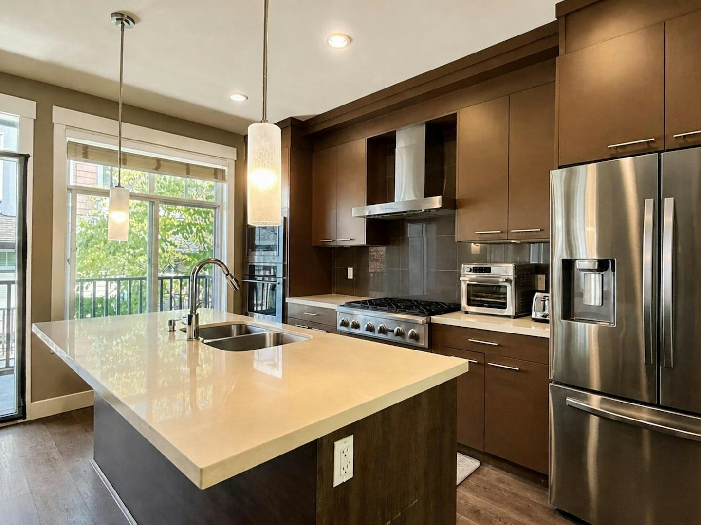 10-15977 26 Avenue, Surrey, BC, V3Z 2W7