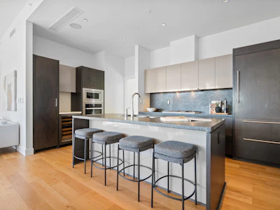 702-876 Keith Road - 5