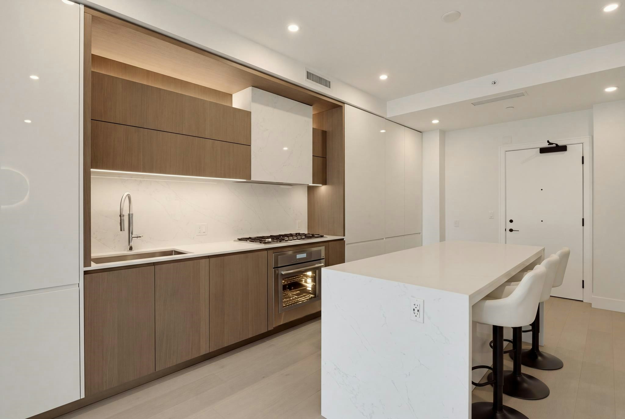 212-1342 Johnston Road - 5