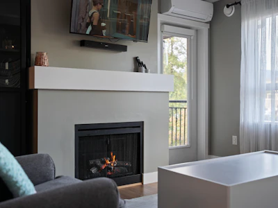 407-700 Klahanie Drive - 5