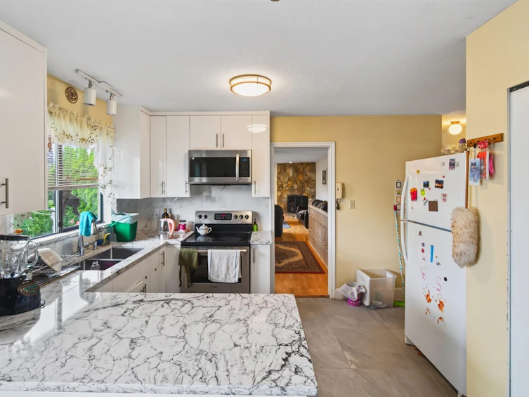 34757 Moffat Avenue, Mission, BC, V2V 6R6 - 8