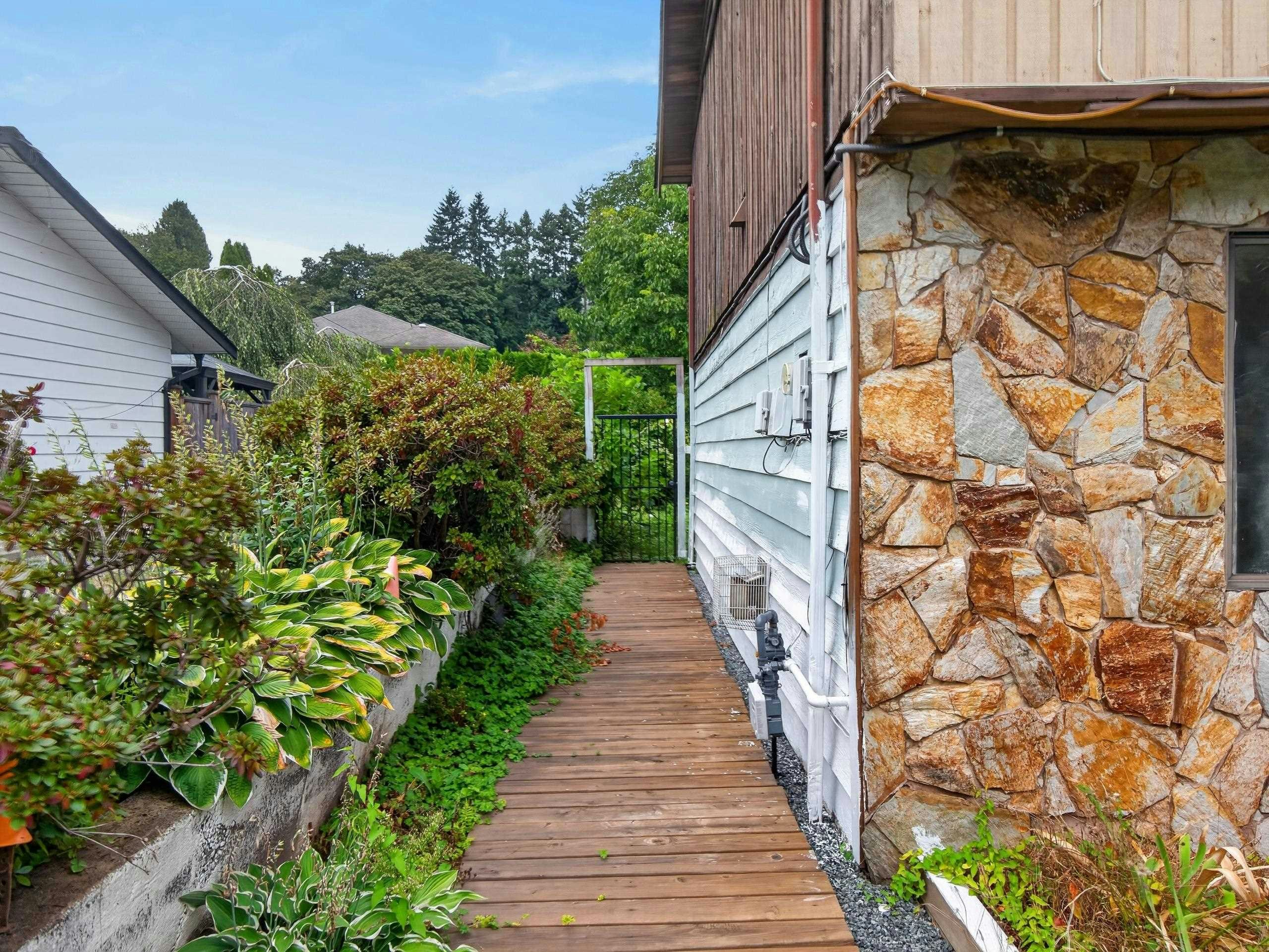 34757 Moffat Avenue, Mission, BC, V2V 6R6 - 38