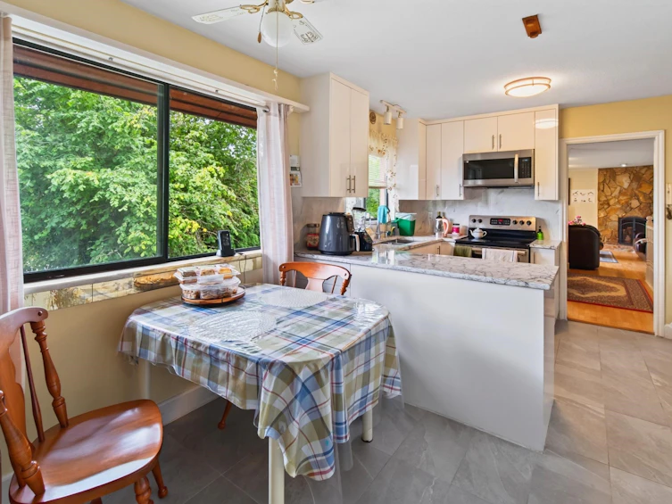 34757 Moffat Avenue, Mission, BC, V2V 6R6 - 9
