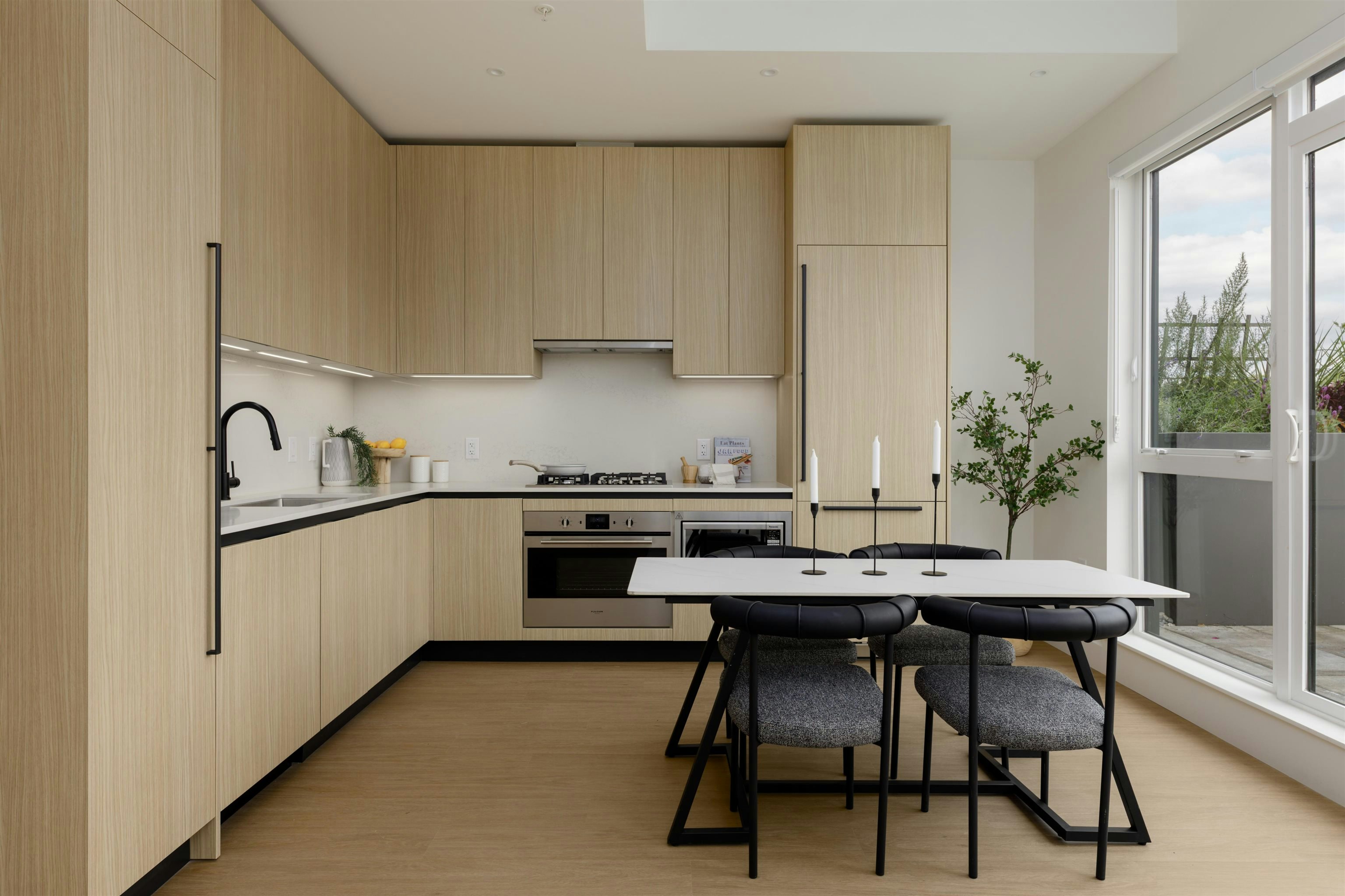210-2235 E Broadway, Vancouver, BC, V5N 0J5 - 5