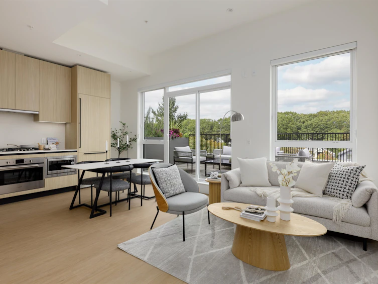 210-2235 E Broadway, Vancouver, BC, V5N 0J5