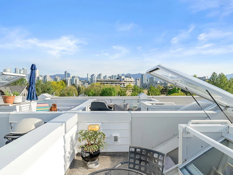 207-669 W 7th Avenue, Vancouver, BC, V5Z 1B6