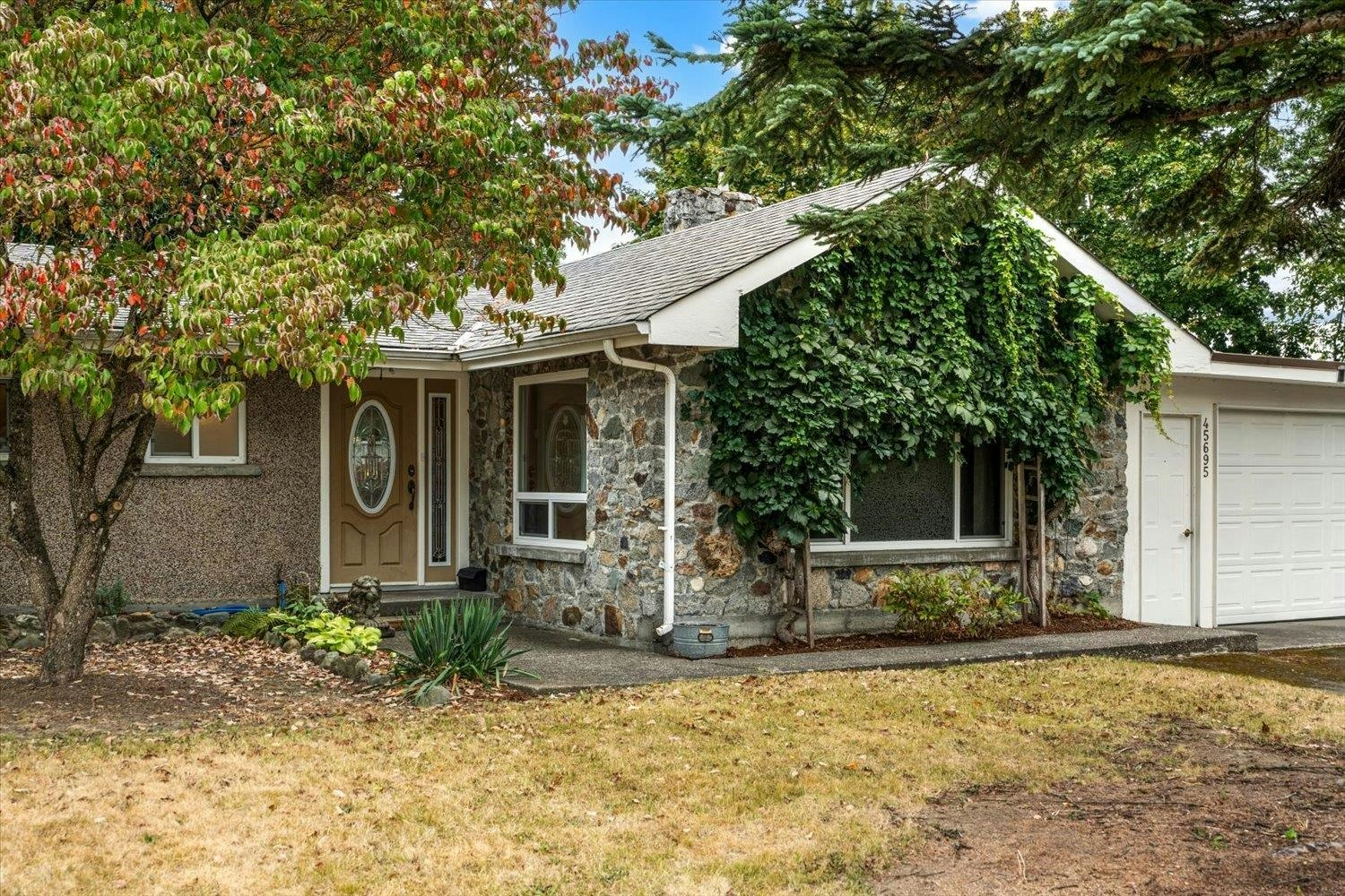 45695 Laura Crescent, Chilliwack, BC, V2R 3M7