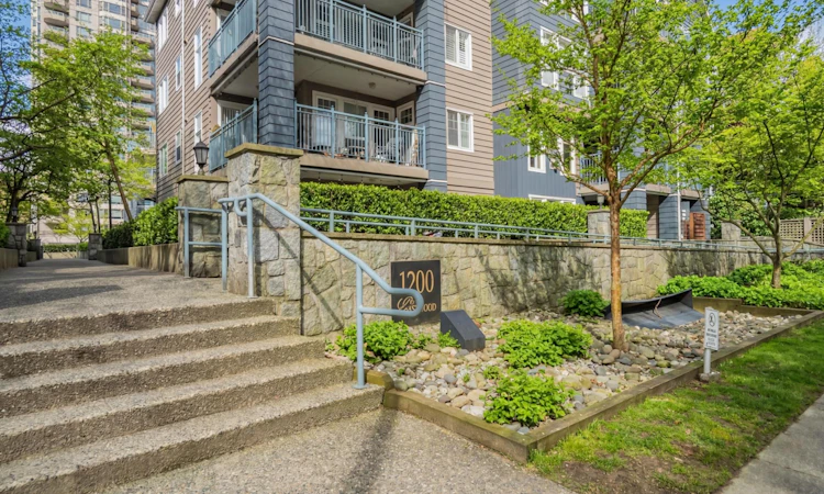 212-1200 Eastwood Street