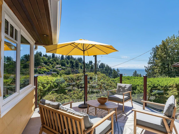 6577 Marine Drive, West Vancouver, BC, V7W 2S8