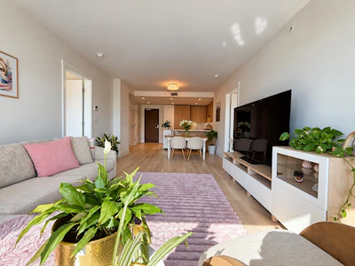 305-2707 Library Lane - 4